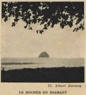 Photographie du rocher du Diamant tiré de l'ouvrage "Les Antilles filles de France : Martinique, Guadeloupe, Haïti" (p. 105)